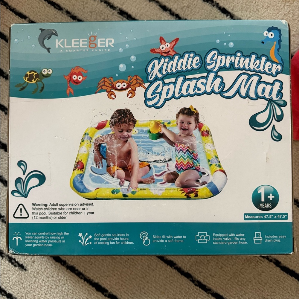 NIB Kiddie Sprinkler Splash Pad Mat